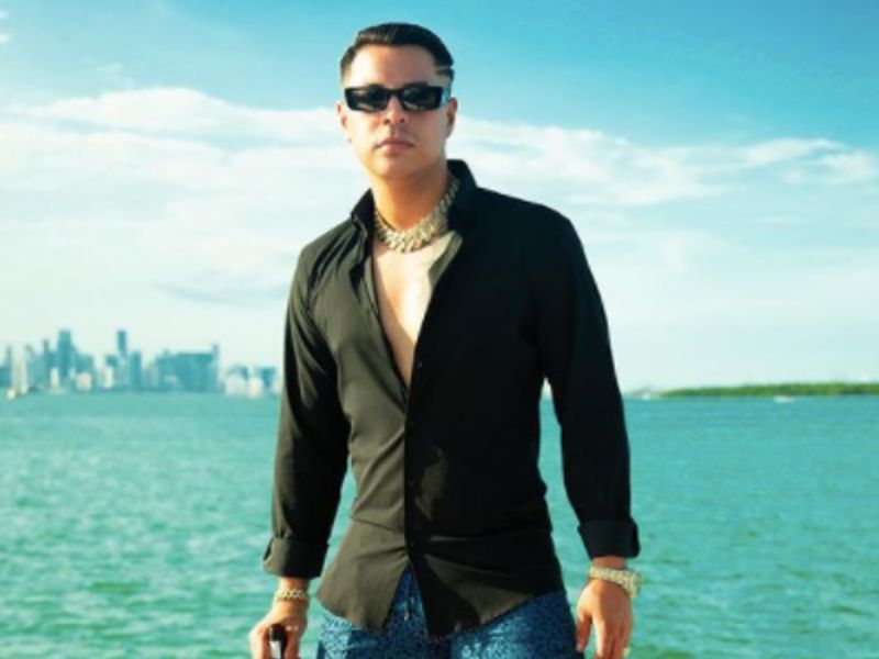 Hospitalizan a Eduin Caz, vocalista de Grupo Firme, y fans se burlan ...