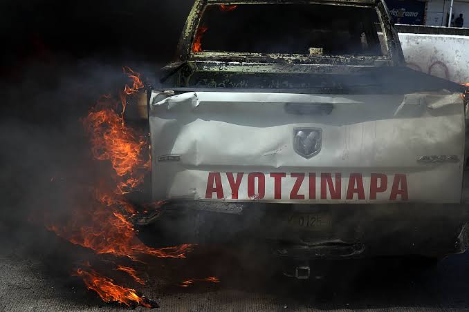 Cumplen órdenes de aprehensión contra dos agentes involucrados en el asesinato de normalista de Ayotzinapa