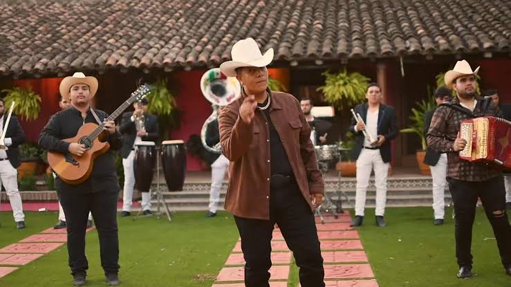 El Regional Mexicano y la brecha invisible: la historia de Carlos «Saturno», el chiapaneco que sueña con conquistar el norte